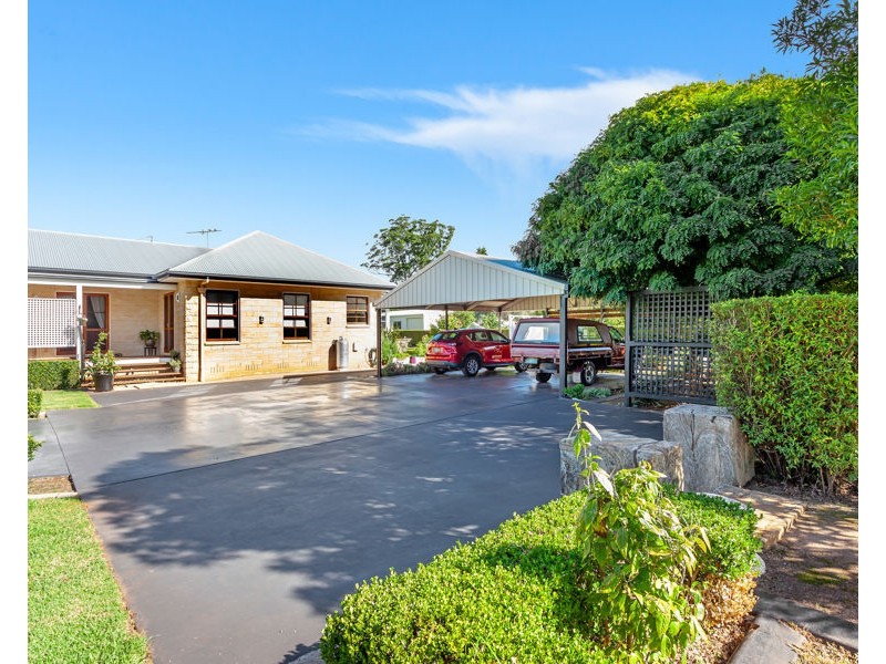 1 Bogong Court, Cabarlah QLD 4352