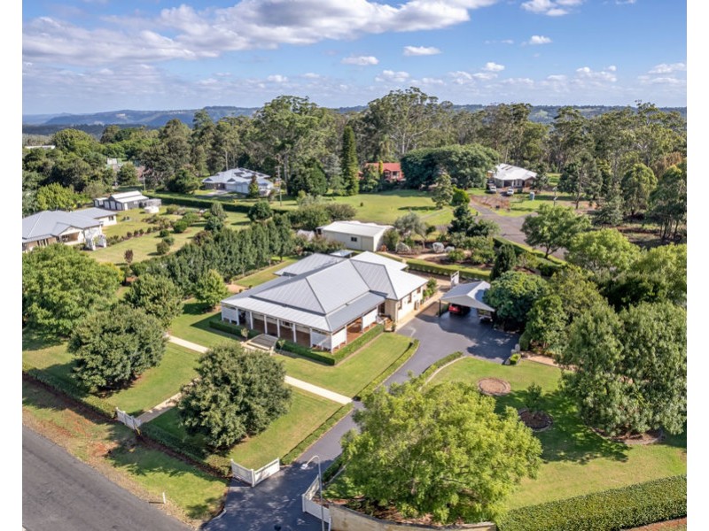1 Bogong Court, Cabarlah QLD 4352