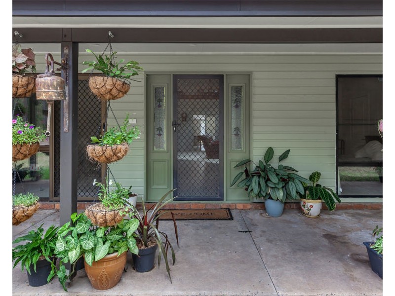 83 Centenary Road, Goombungee QLD 4354