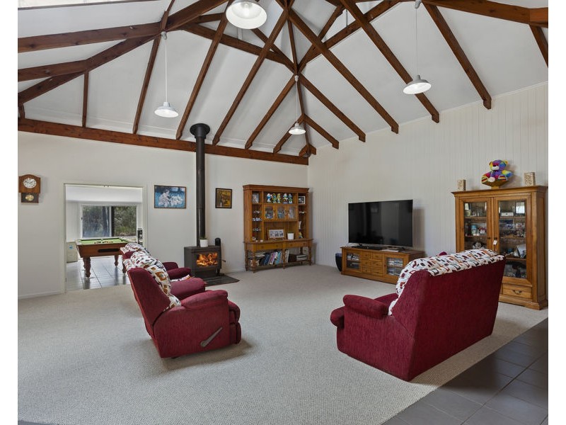 83 Centenary Road, Goombungee QLD 4354