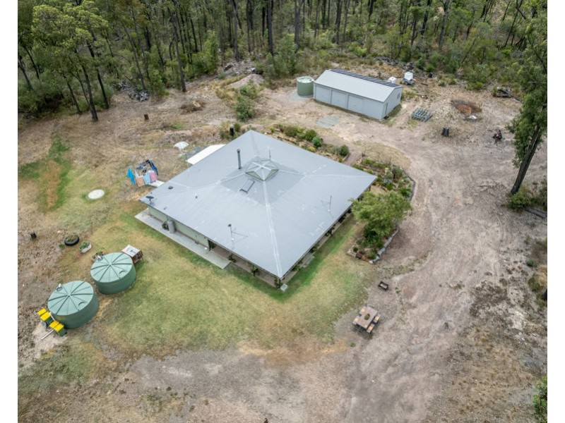 83 Centenary Road, Goombungee QLD 4354