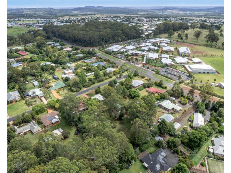 10 Mavis Court, Highfields QLD 4352