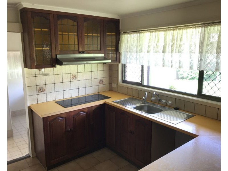 16 Knockator Crescent, Centenary Heights QLD 4350