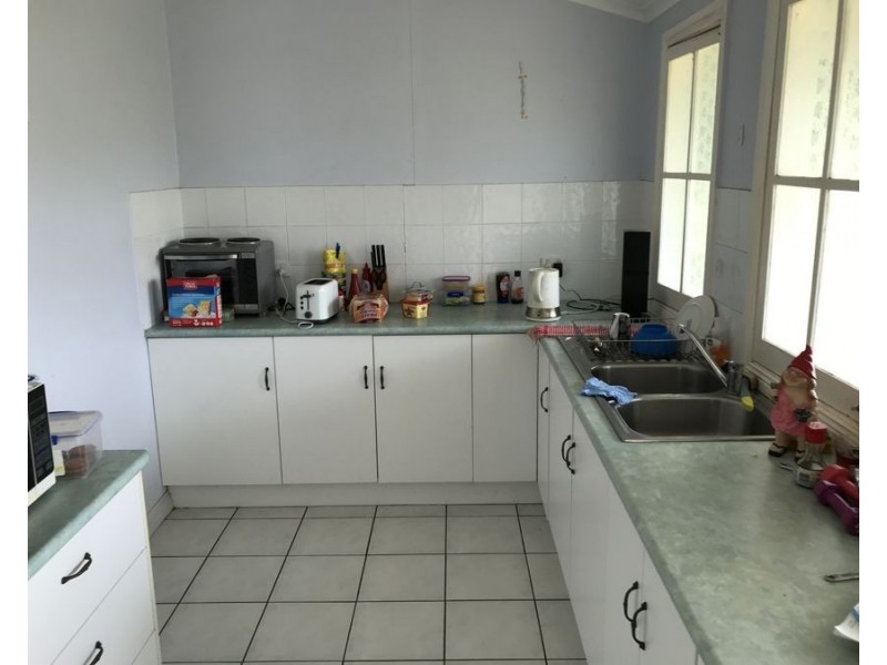 7259 New England Highway, Crows Nest QLD 4355
