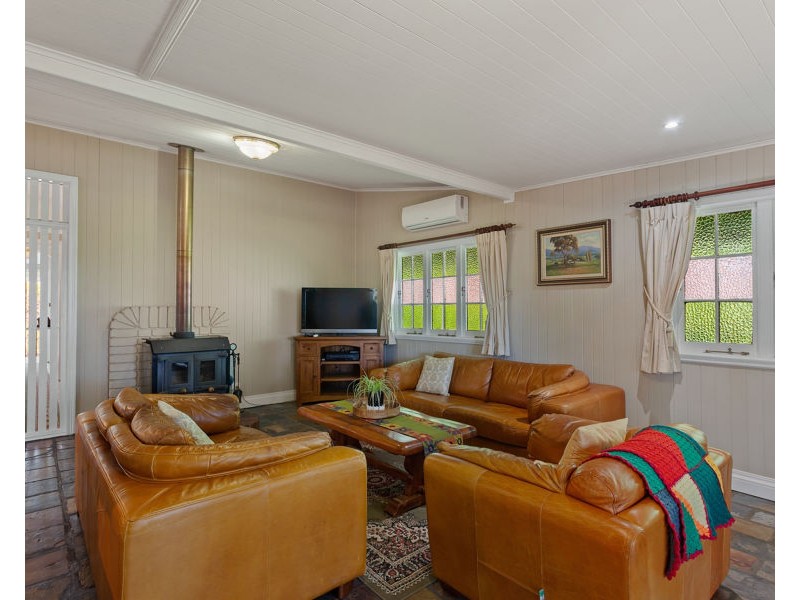 37 Barker Street, Goombungee QLD 4354