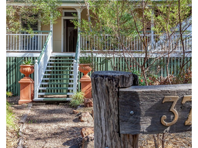 37 Barker Street, Goombungee QLD 4354