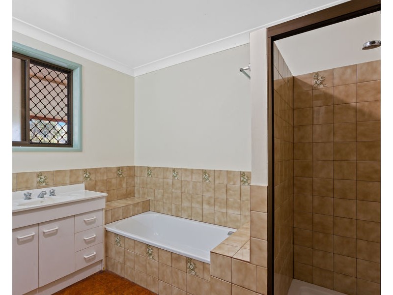 26 Devoncourt Road, Crows Nest QLD 4355