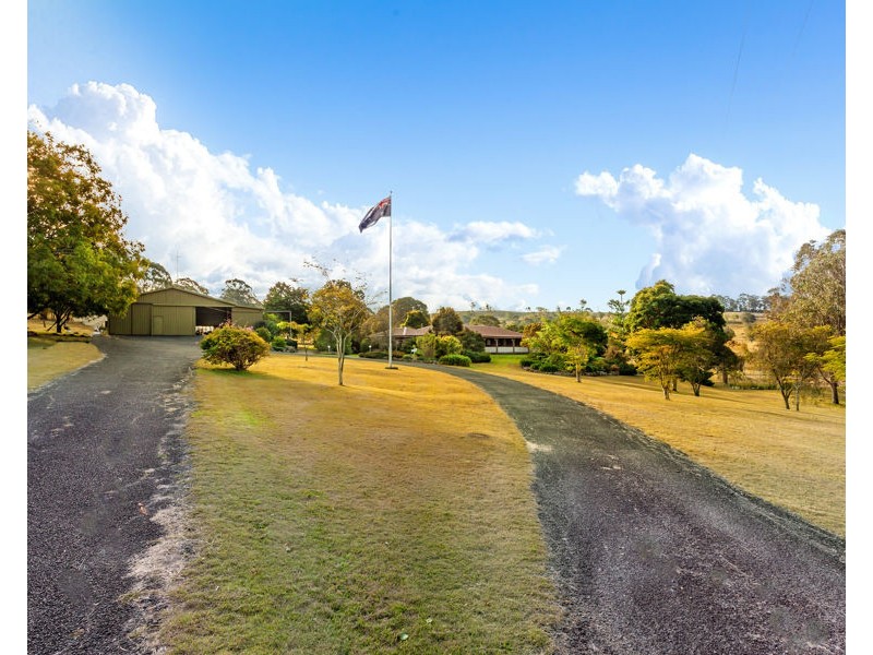 26 Devoncourt Road, Crows Nest QLD 4355