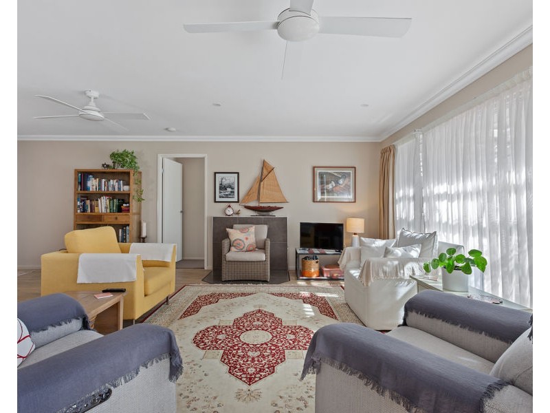 6 Samuel Avenue, Crows Nest QLD 4355