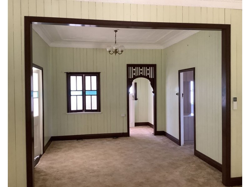 25 Grace Street, Crows Nest QLD 4355