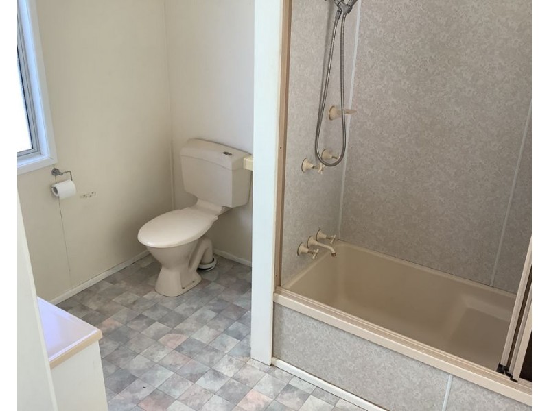 25 Grace Street, Crows Nest QLD 4355