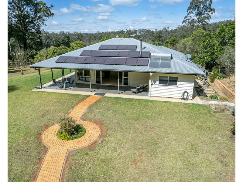 2 Forest Drive, Hampton QLD 4352