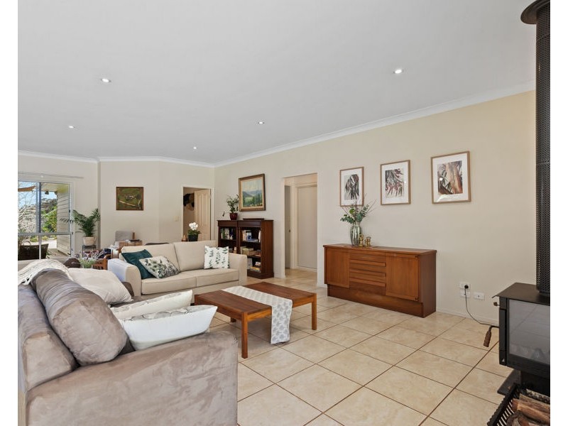2 Forest Drive, Hampton QLD 4352