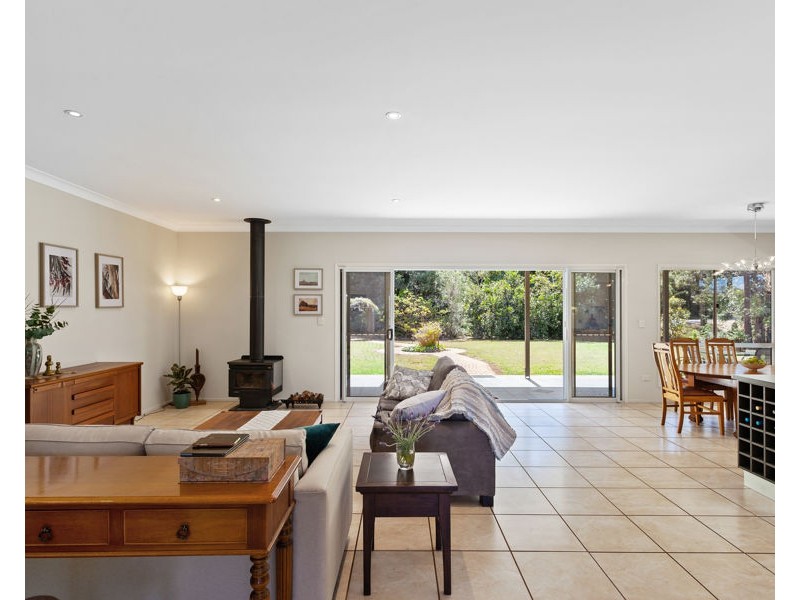 2 Forest Drive, Hampton QLD 4352