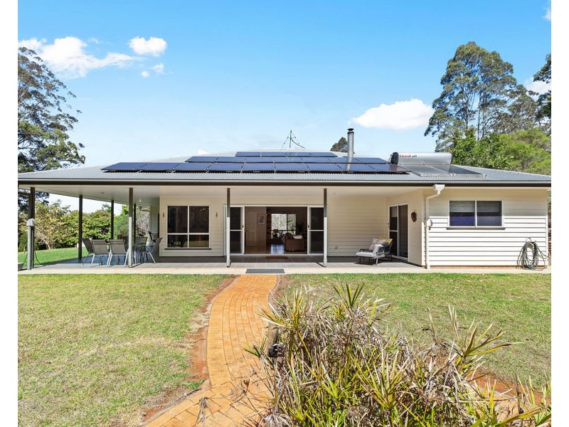 2 Forest Drive, Hampton QLD 4352