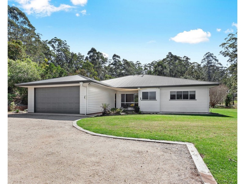 2 Forest Drive, Hampton QLD 4352