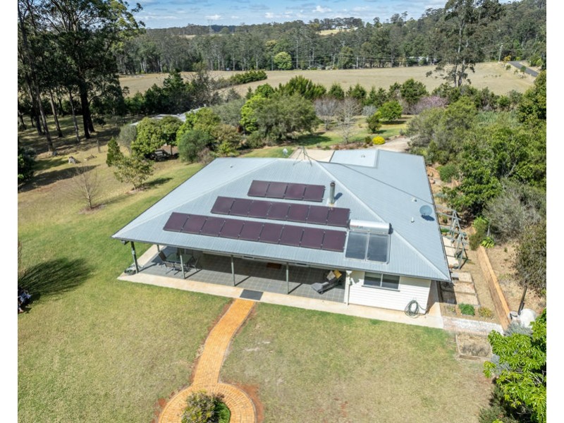 2 Forest Drive, Hampton QLD 4352