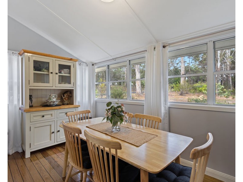 15 Pinnell Road, Crows Nest QLD 4355