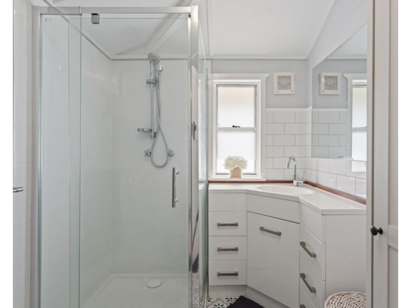 15 Pinnell Road, Crows Nest QLD 4355