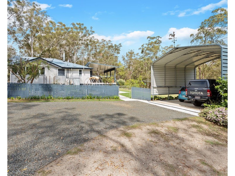 15 Pinnell Road, Crows Nest QLD 4355