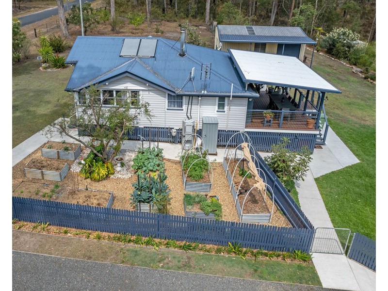 15 Pinnell Road, Crows Nest QLD 4355