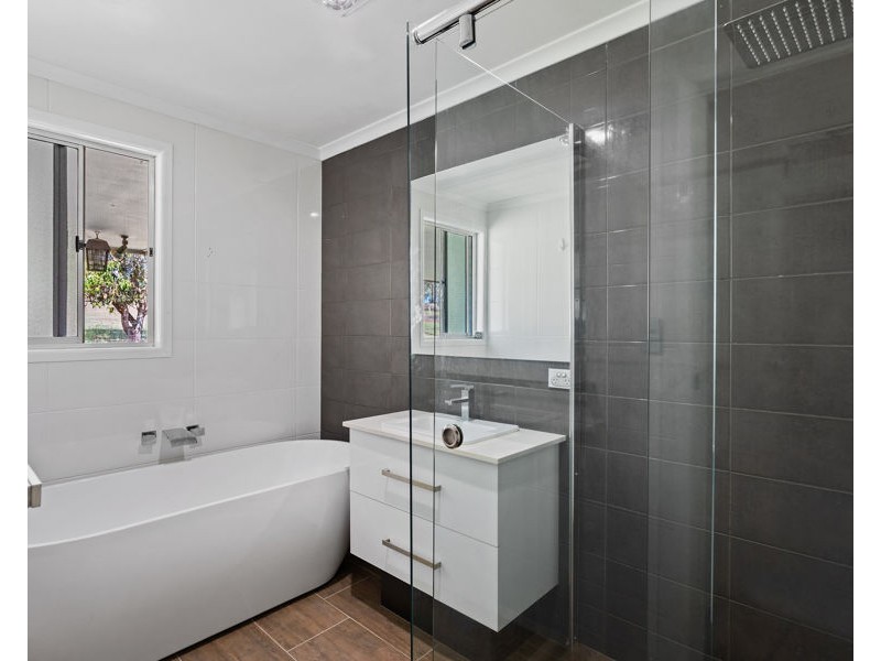 8653 New England Highway, Hampton QLD 4352
