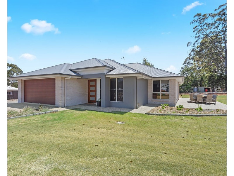 5 Canterbury Place, Hampton QLD 4352