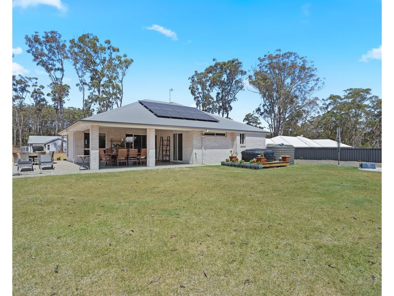 5 Canterbury Place, Hampton QLD 4352