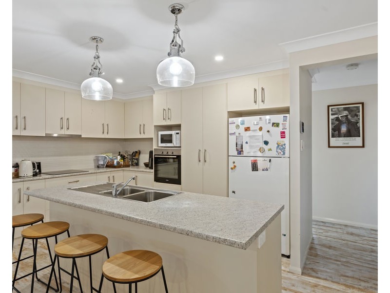 5 Canterbury Place, Hampton QLD 4352