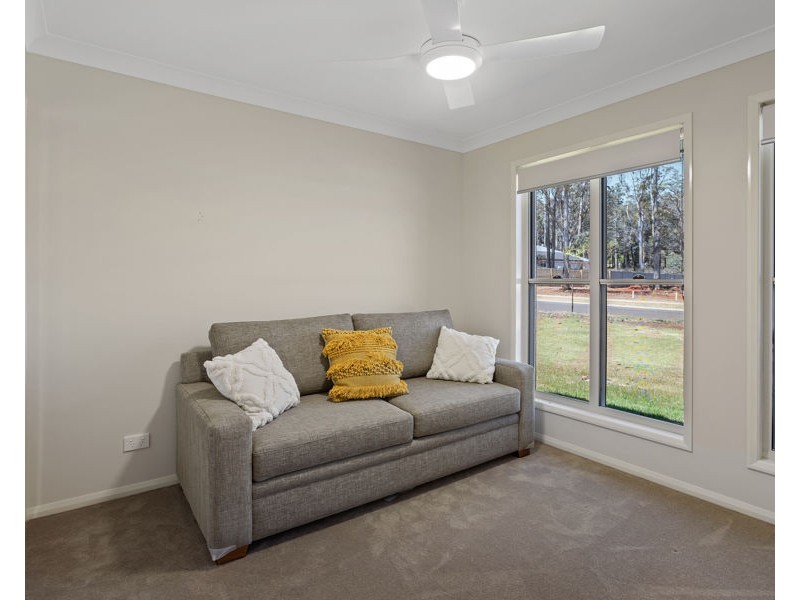 5 Canterbury Place, Hampton QLD 4352