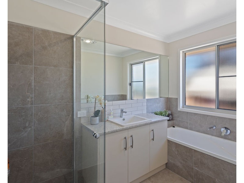 5 Canterbury Place, Hampton QLD 4352