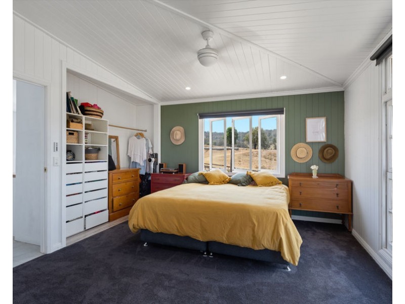 33 Izzard Road, Whichello QLD 4352