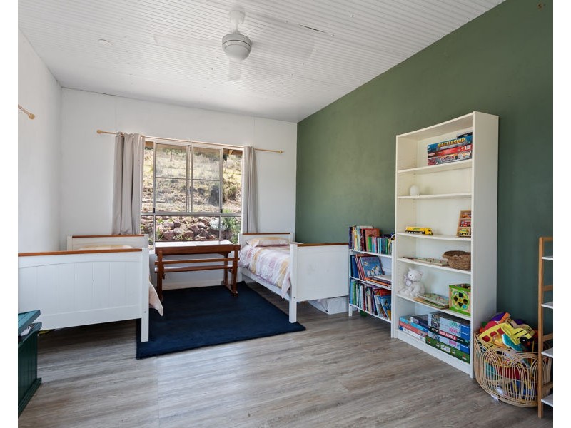 33 Izzard Road, Whichello QLD 4352