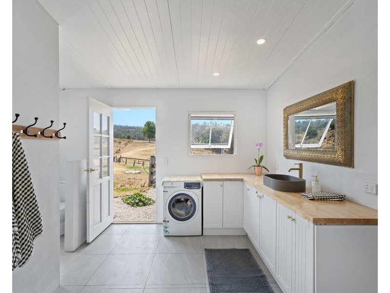 33 Izzard Road, Whichello QLD 4352