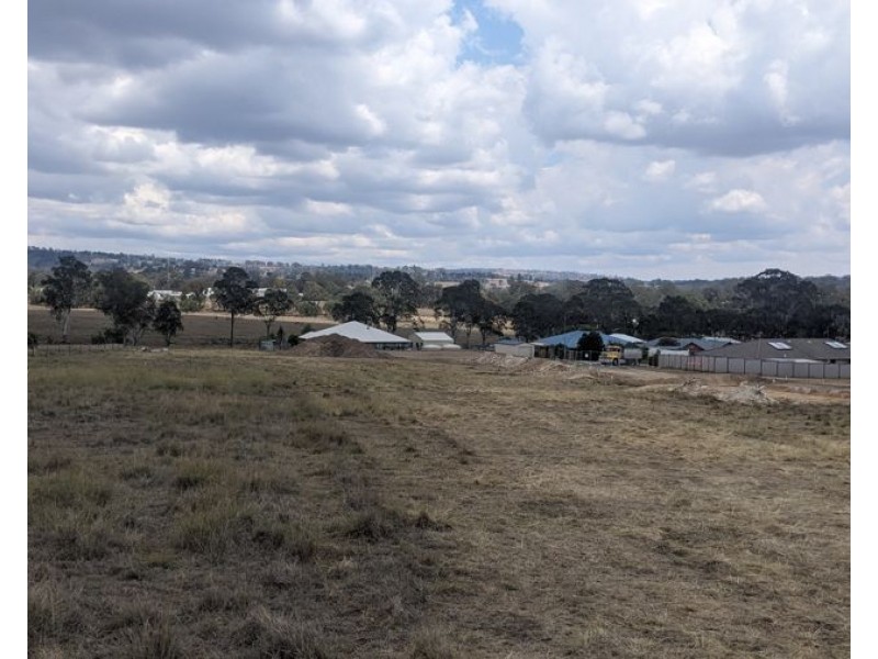 Parklands Estate, Crows Nest QLD 4355