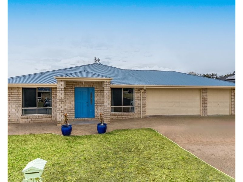 8 Naomi Drive, Crows Nest QLD 4355
