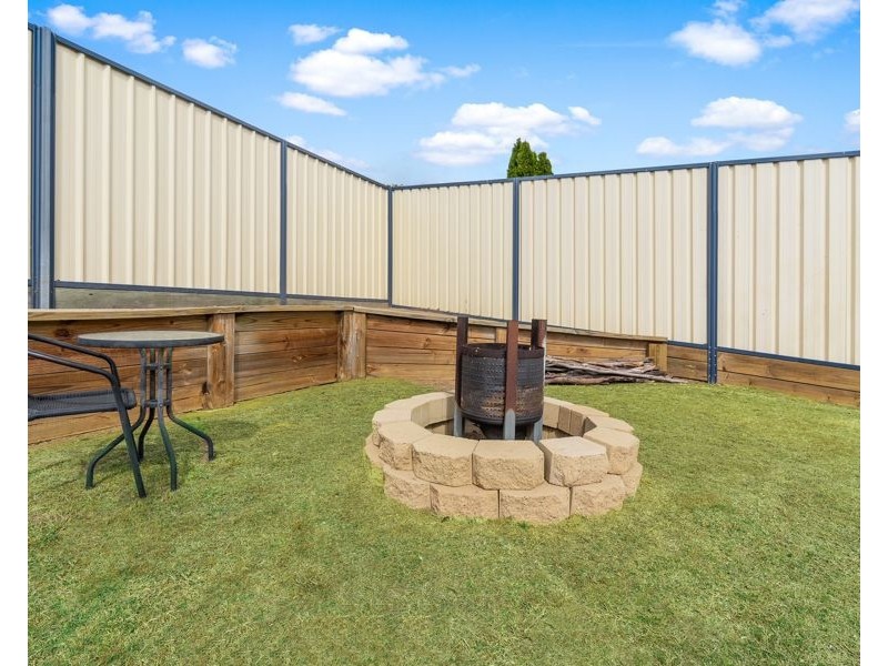 8 Naomi Drive, Crows Nest QLD 4355