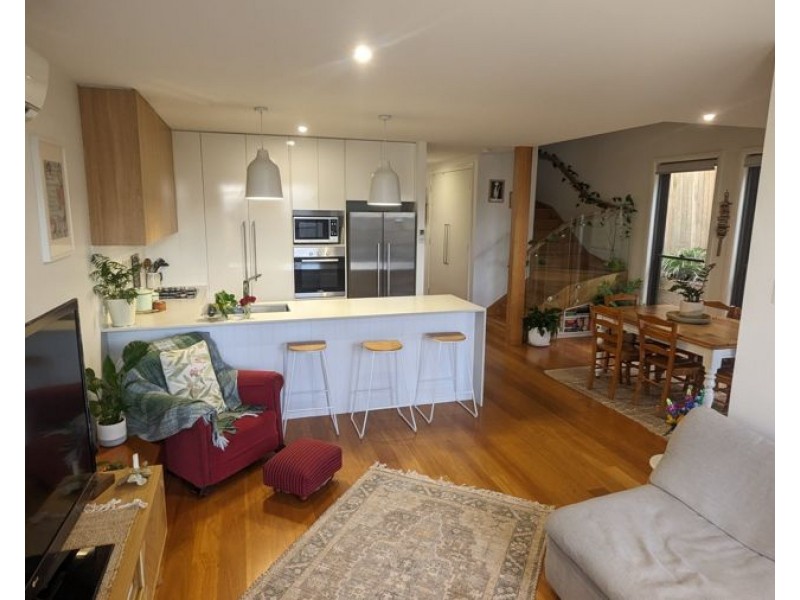 Unit 8 223A Mackenzie Street, Centenary Heights QLD 4350