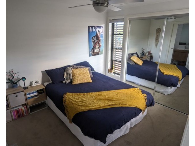 Unit 8 223A Mackenzie Street, Centenary Heights QLD 4350