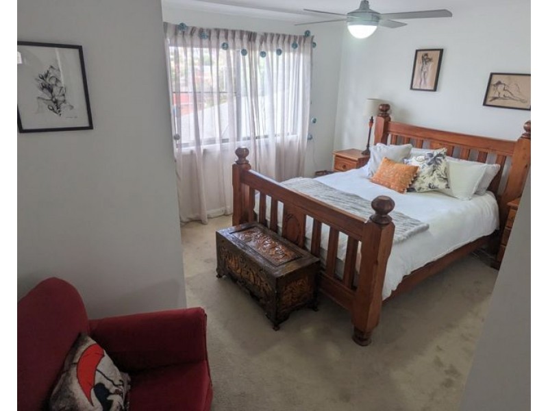 Unit 8 223A Mackenzie Street, Centenary Heights QLD 4350
