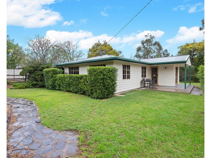 4 Kann Street, Goombungee QLD 4354