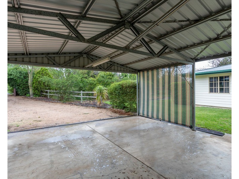 4 Kann Street, Goombungee QLD 4354