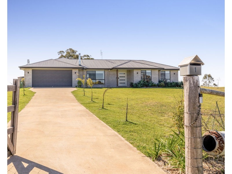 1 Hampton View Court, Hampton QLD 4352