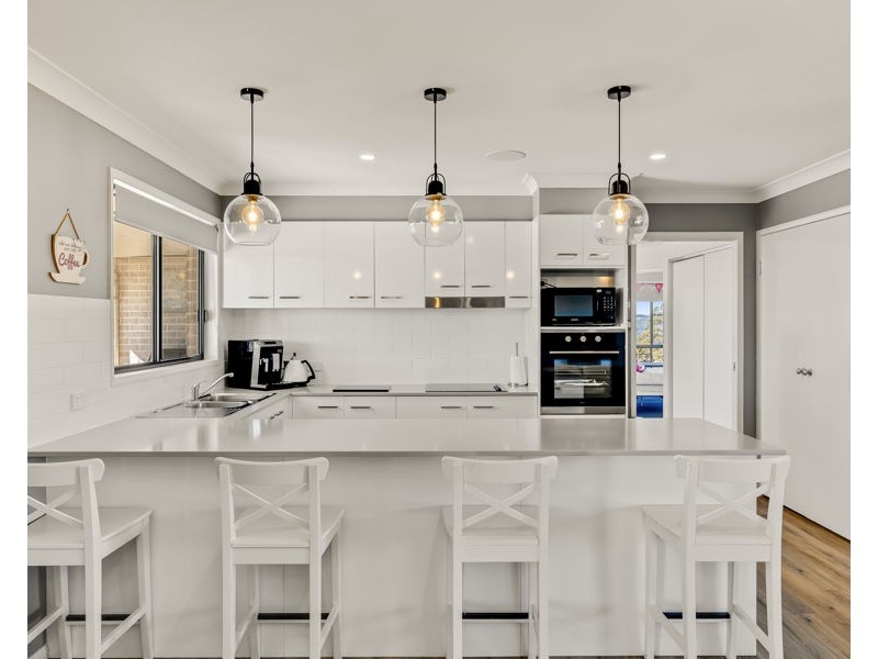 1 Hampton View Court, Hampton QLD 4352