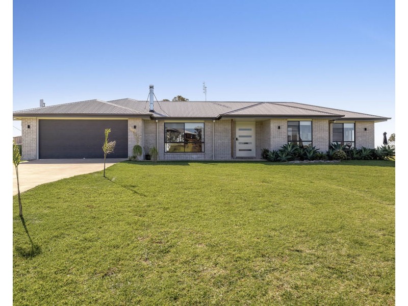 1 Hampton View Court, Hampton QLD 4352