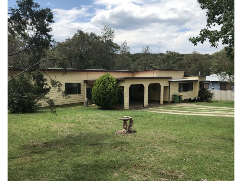 4 William Street, Crows Nest QLD 4355