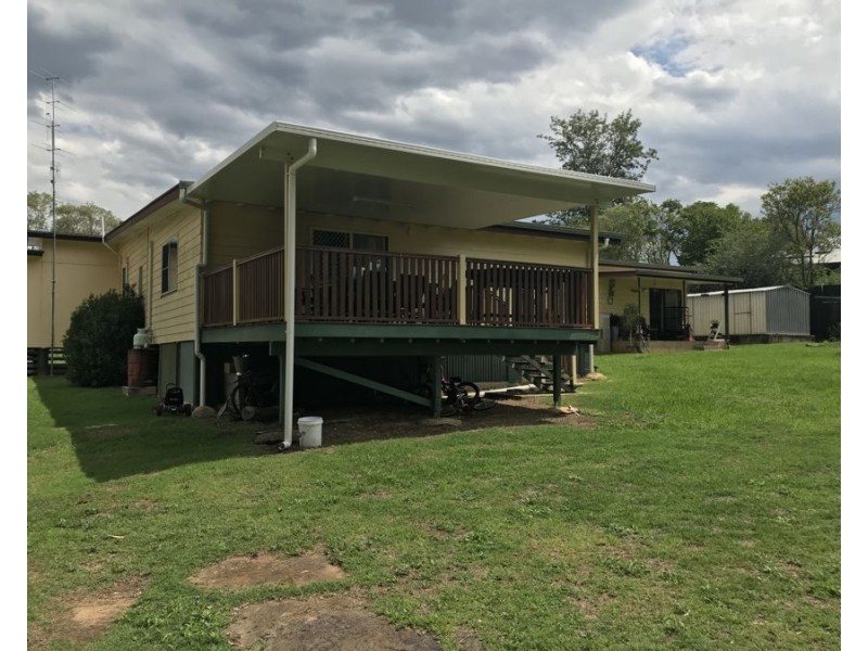 4 William Street, Crows Nest QLD 4355