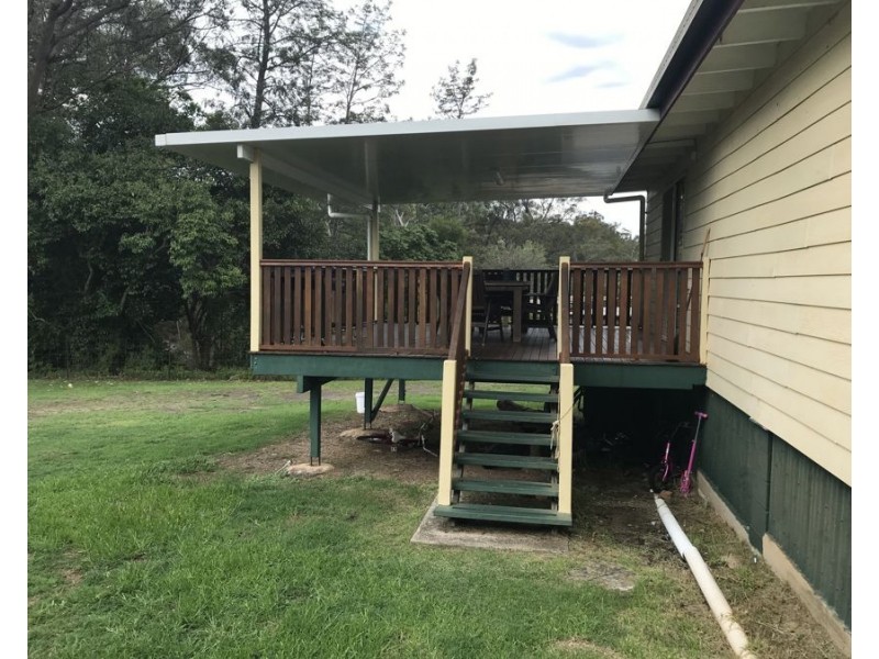 4 William Street, Crows Nest QLD 4355