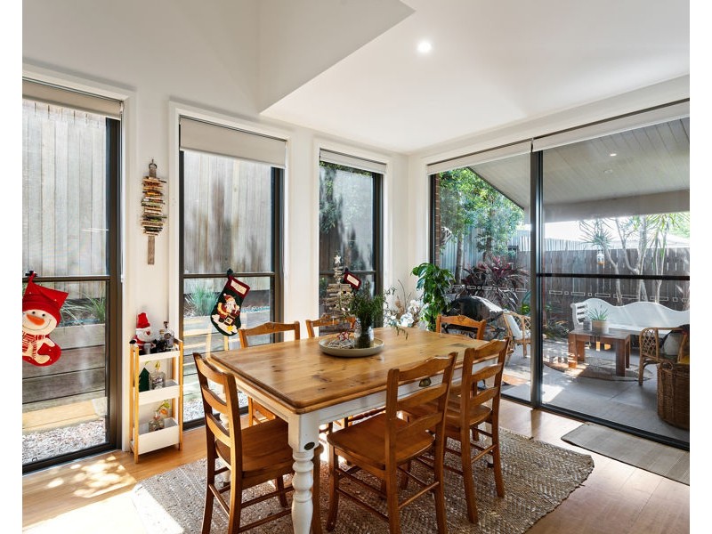 Unit 8 223A Mackenzie Street, Centenary Heights QLD 4350