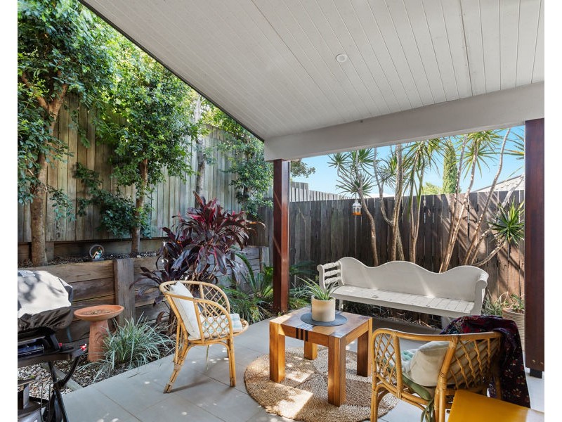 Unit 8 223A Mackenzie Street, Centenary Heights QLD 4350